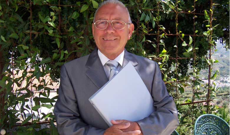 Bryan Stapley – Senior Humanist Celebrant Bryan Stapley – Senior Humanist Celebrant