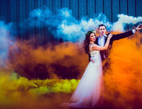 Smoke Bomb -The hottest wedding photo trend